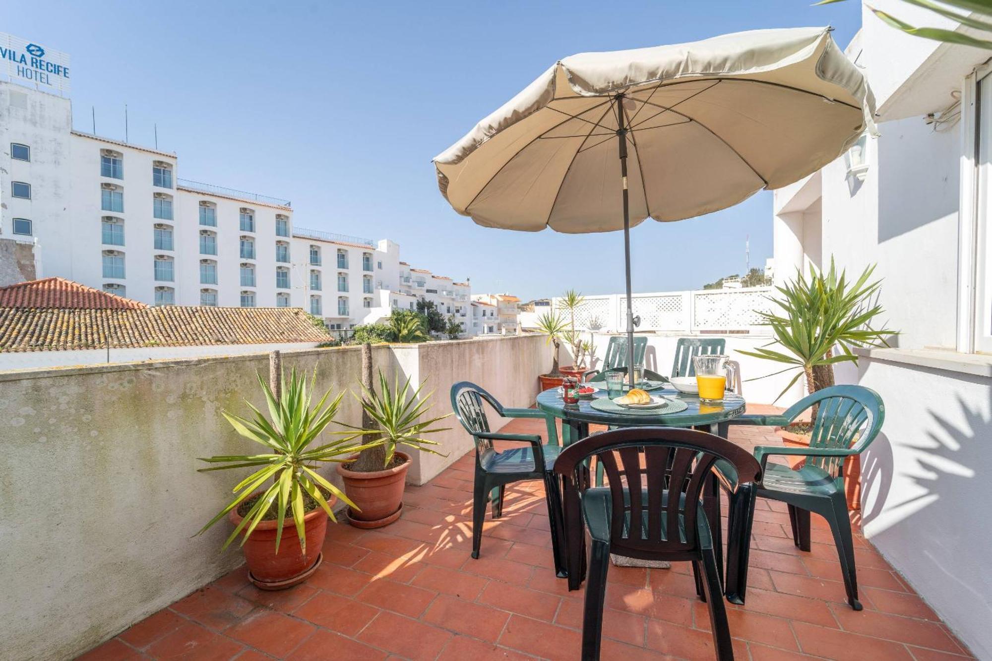 Lena'S Beach House By Hellovacations Albufeira Exterior photo